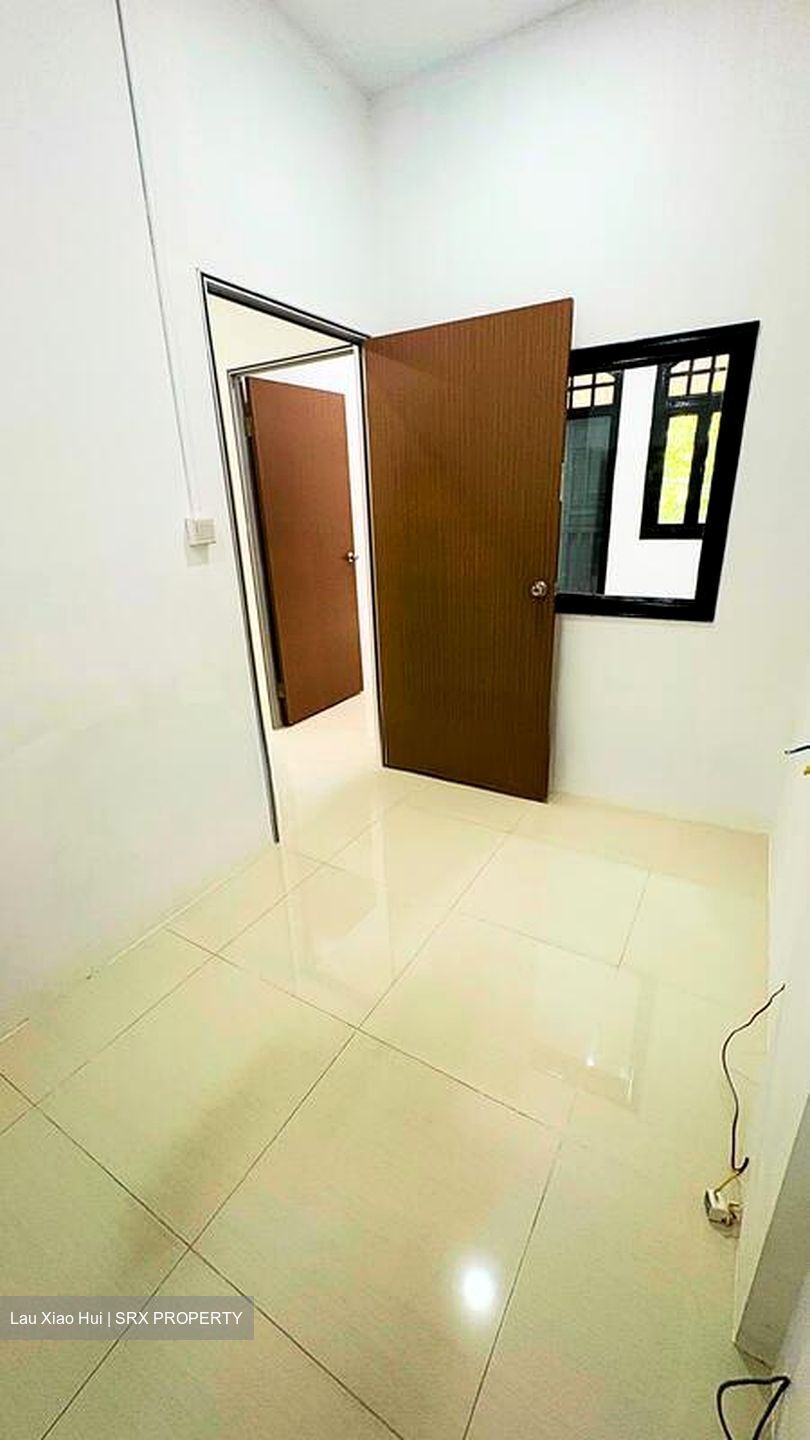 Fuyuen Court (D14), Shop House #573457891